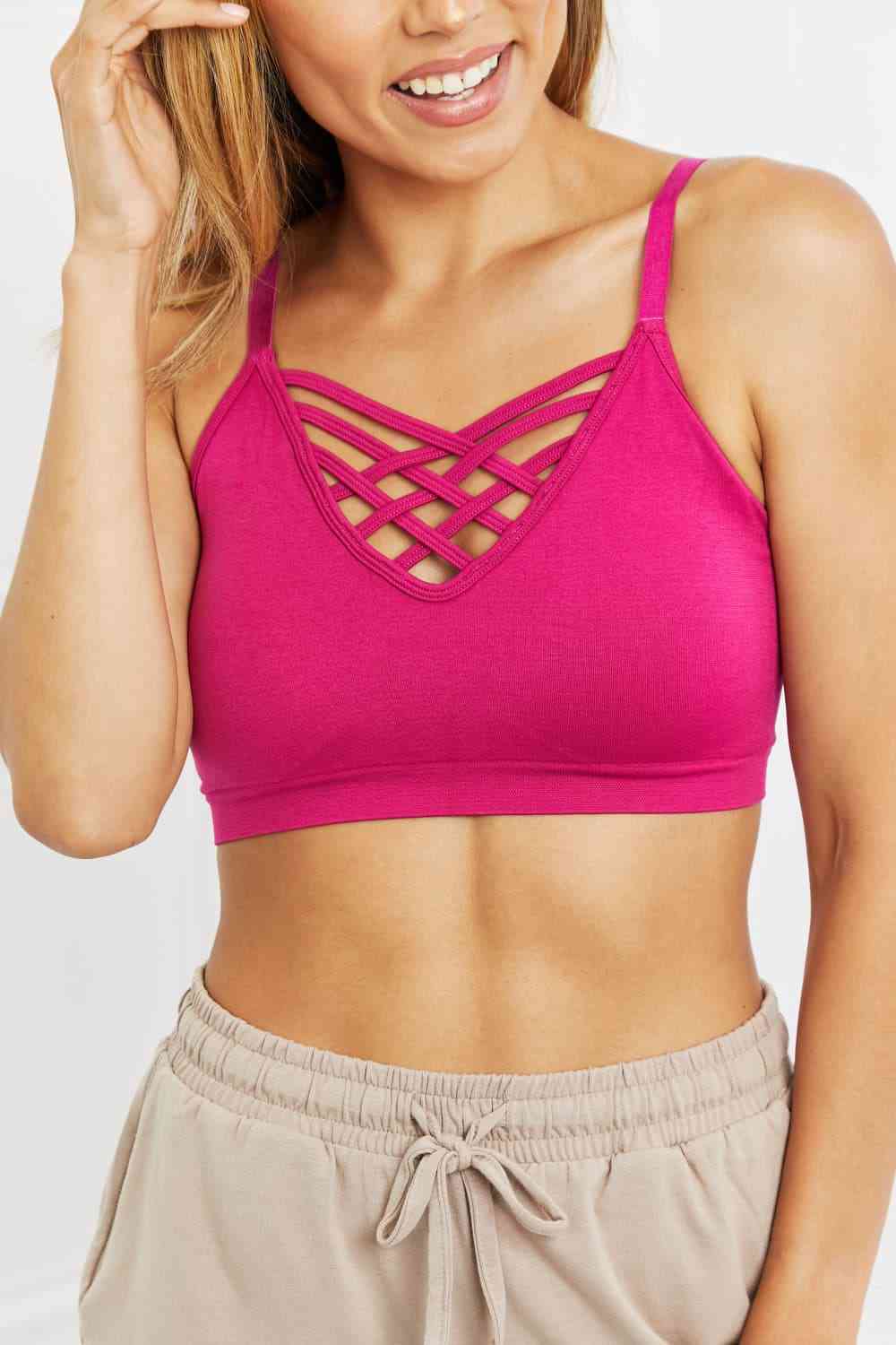 Bralette con detalle de tamaño completo On The Go de Zenana