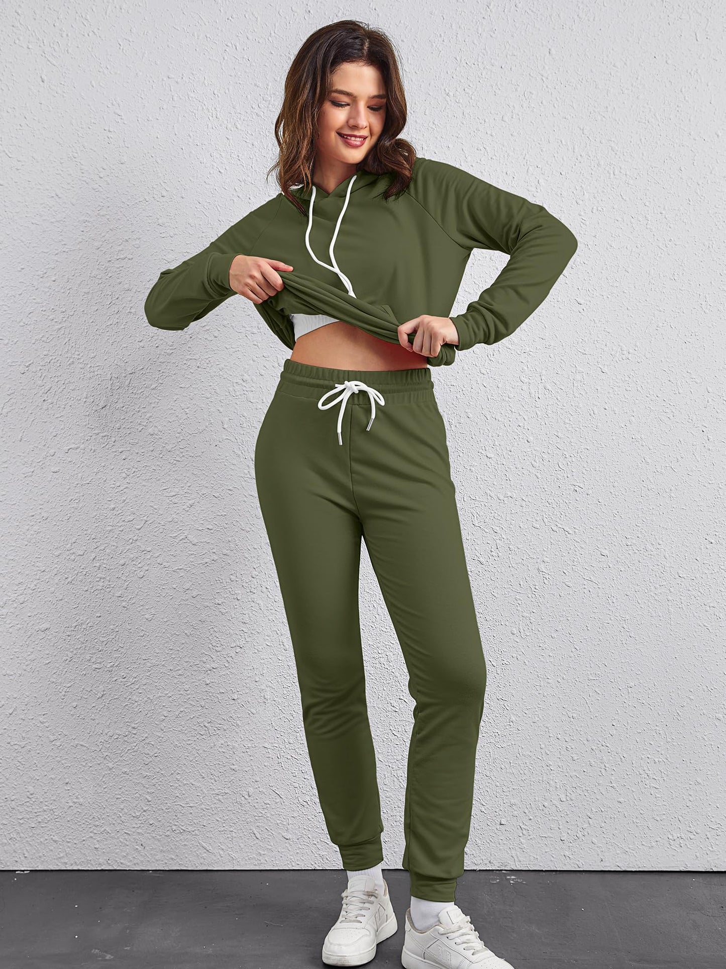 FUPHINE Conjunto de 2 piezas para mujer, conjunto de sudadera con capucha de manga larga y pantalones deportivos, conjunto de jersey y tops para estar en casa (verde militar, M)