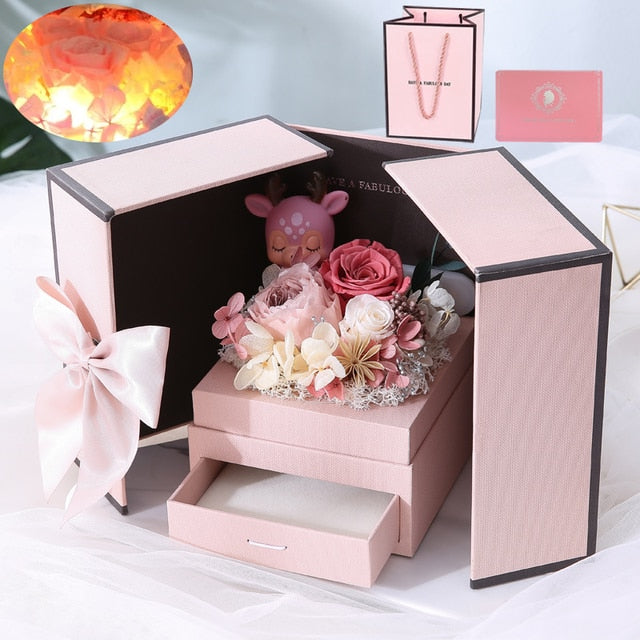 Caja de regalo con flor de rosa eterna