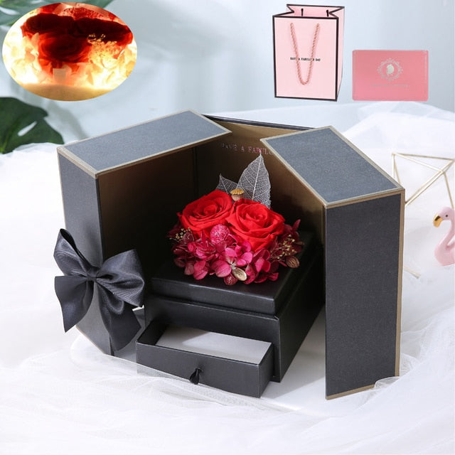 Caja de regalo con flor de rosa eterna