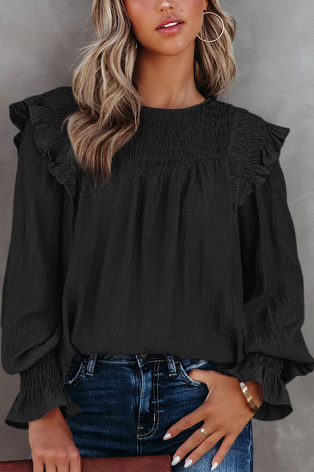 Blusa fruncida con mangas con volantes