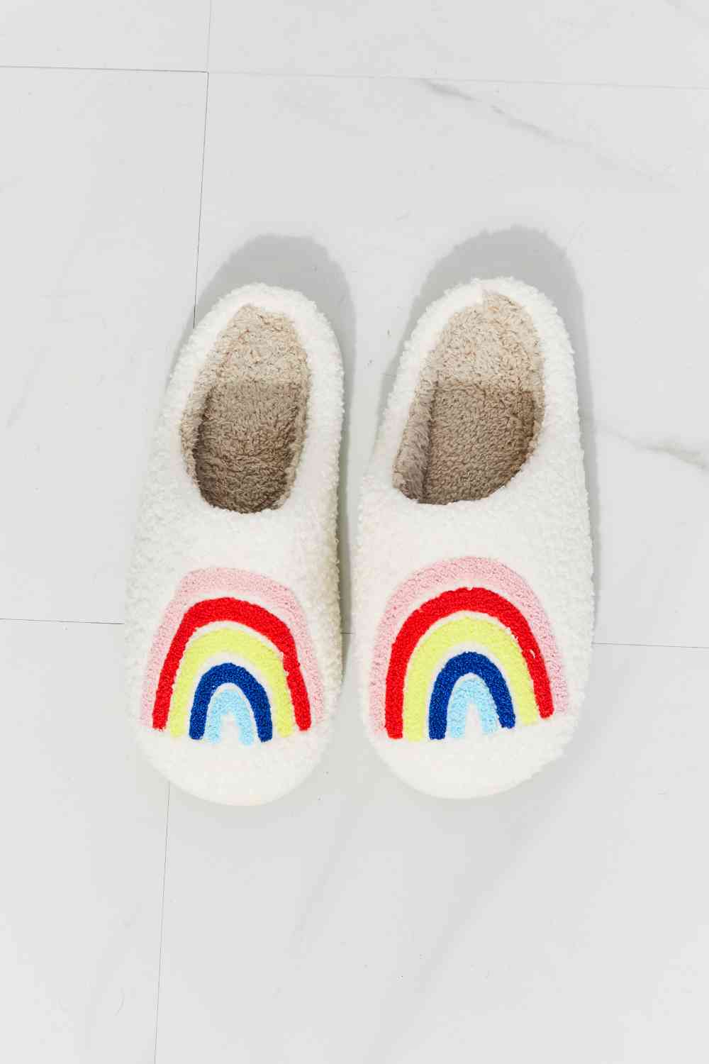 Pantuflas de felpa arcoíris de MMShoes