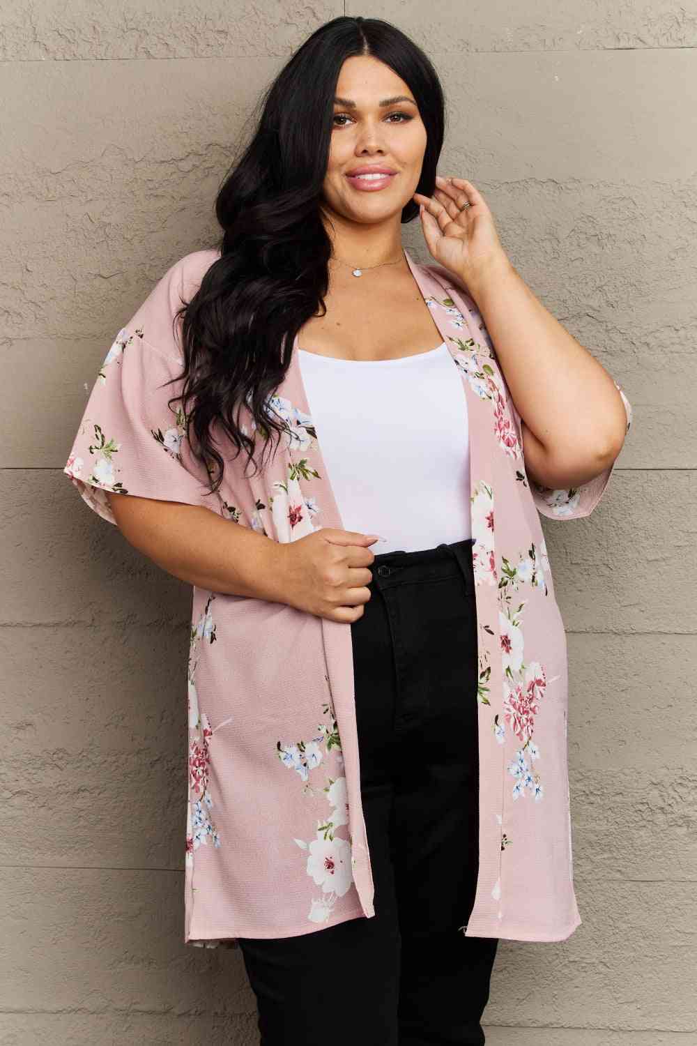 Kimono floral rosa Aurora de Justin Taylor