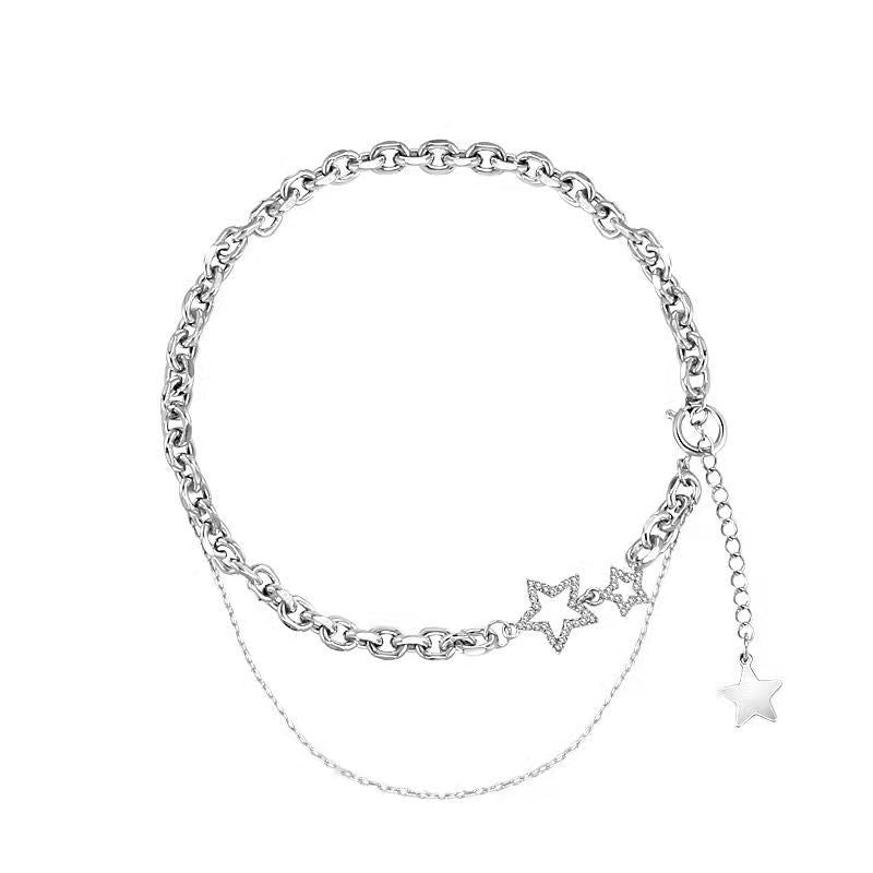 Collar con dijes de estrellas