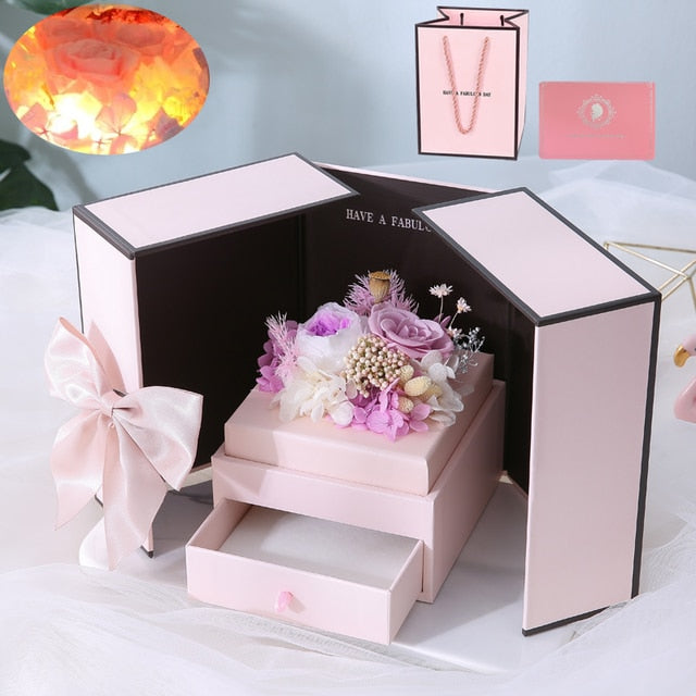 Caja de regalo con flor de rosa eterna