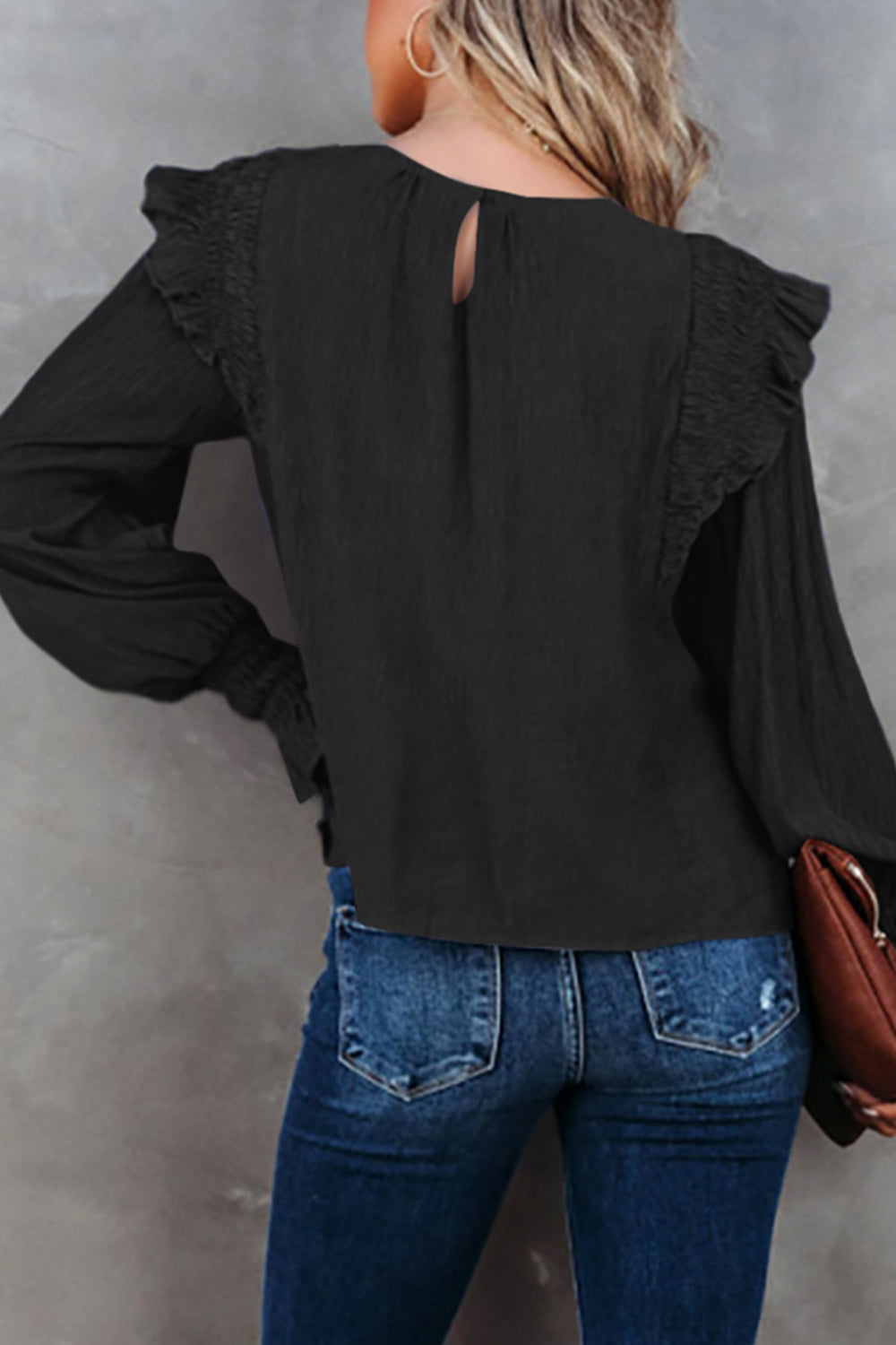 Blusa fruncida con mangas con volantes