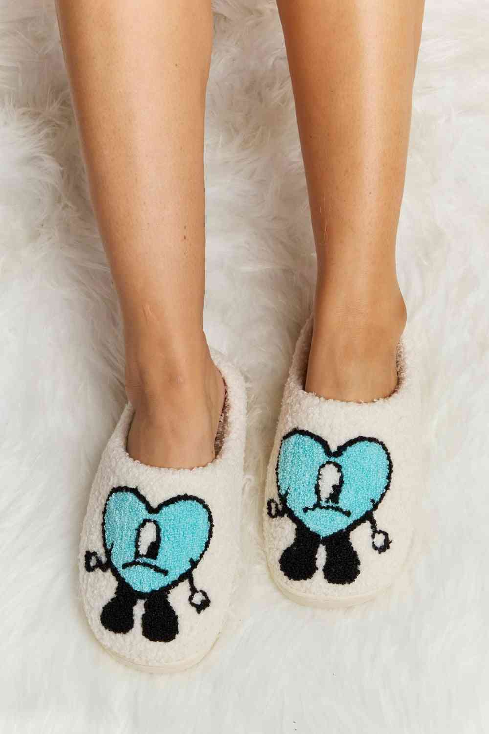 Pantuflas de felpa con estampado de corazones Melody Love